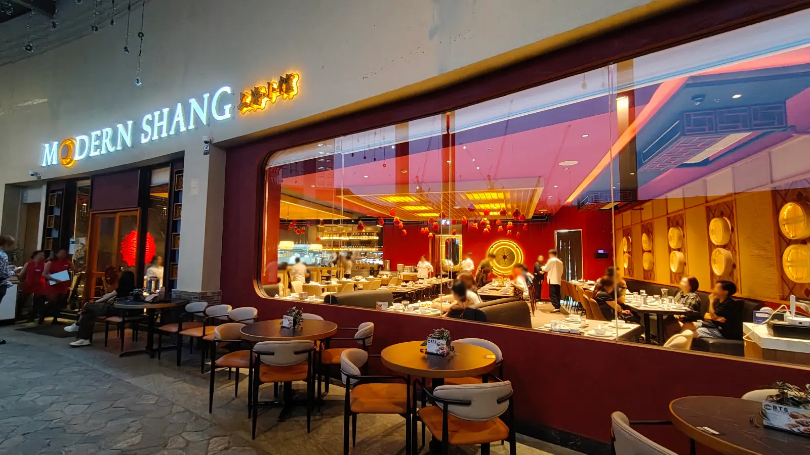 MODERN SHANGHAI in TriNoma